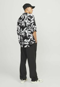 Jack & Jones RELAXED FIT - Hemd - black