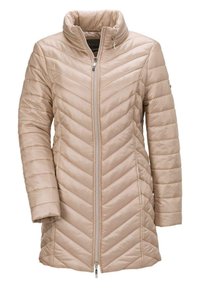 Beige pufferjack met een hoge kraag, met een chevron-quiltpatroon, sluiting met een rits aan de voorkant en lange mouwen. Soepele, glanzende textuur.