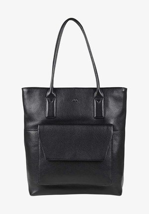 Bolso tote de piel negra con acabado texturizado, dos asas largas, un bolsillo frontal y una forma rectangular simple.