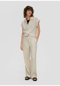 s.Oliver REGULAR WEITEM BEIN - Hlače - beige