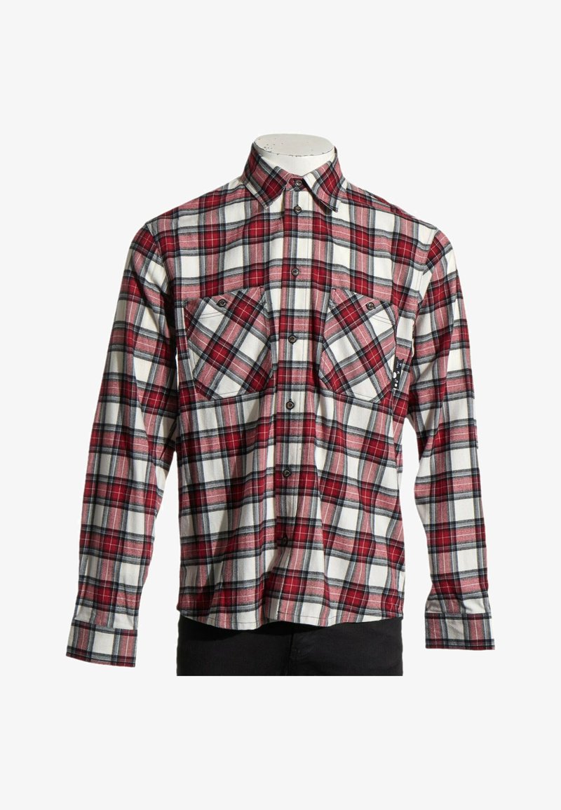 Chemise à carreaux rouge, blanche et noire à manches longues, boutonnée, avec deux poches poitrine à l'avant et un col.
