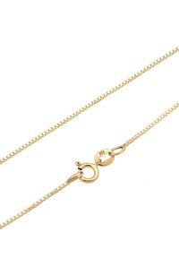 Collier en chaîne ton or avec un design de maillons rectangulaires lisses et un fermoir en acier, portant un poinçon 925 pour l'argent sterling.