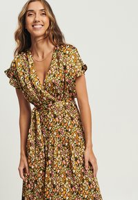 TUSSAH TILDA - Dolga obleka - khaki abstract animal