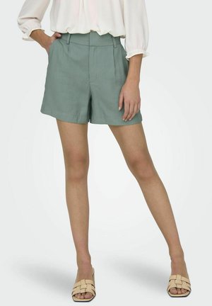 HIGH WAIST - Shorts - chinois green