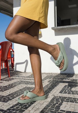 Havaianas, OVER PUFFED UP - Sandalias de dedo - smoke green