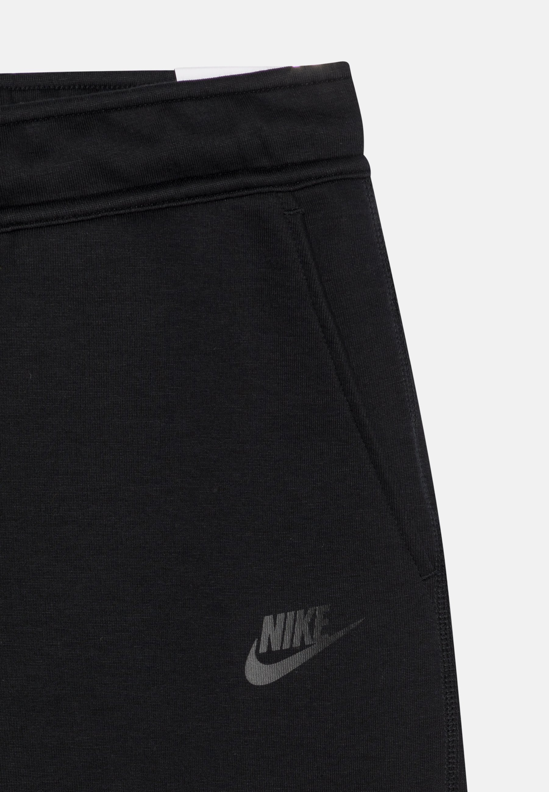 nike fleece trousers
