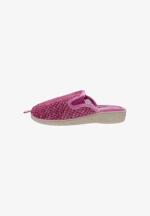Pantoufle en tricot rose à enfiler avec un dessus texturé, un intérieur rembourré et une semelle en mousse légère. Présente un accent en boucle à l'avant.