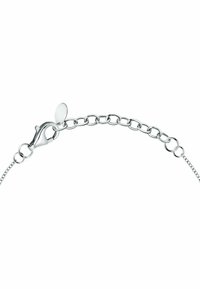 Bracciale in argento con anelli ovali e chiusura a moschettone, dotato di una catena di estensione per una lunghezza regolabile. Finitura liscia e lucida.