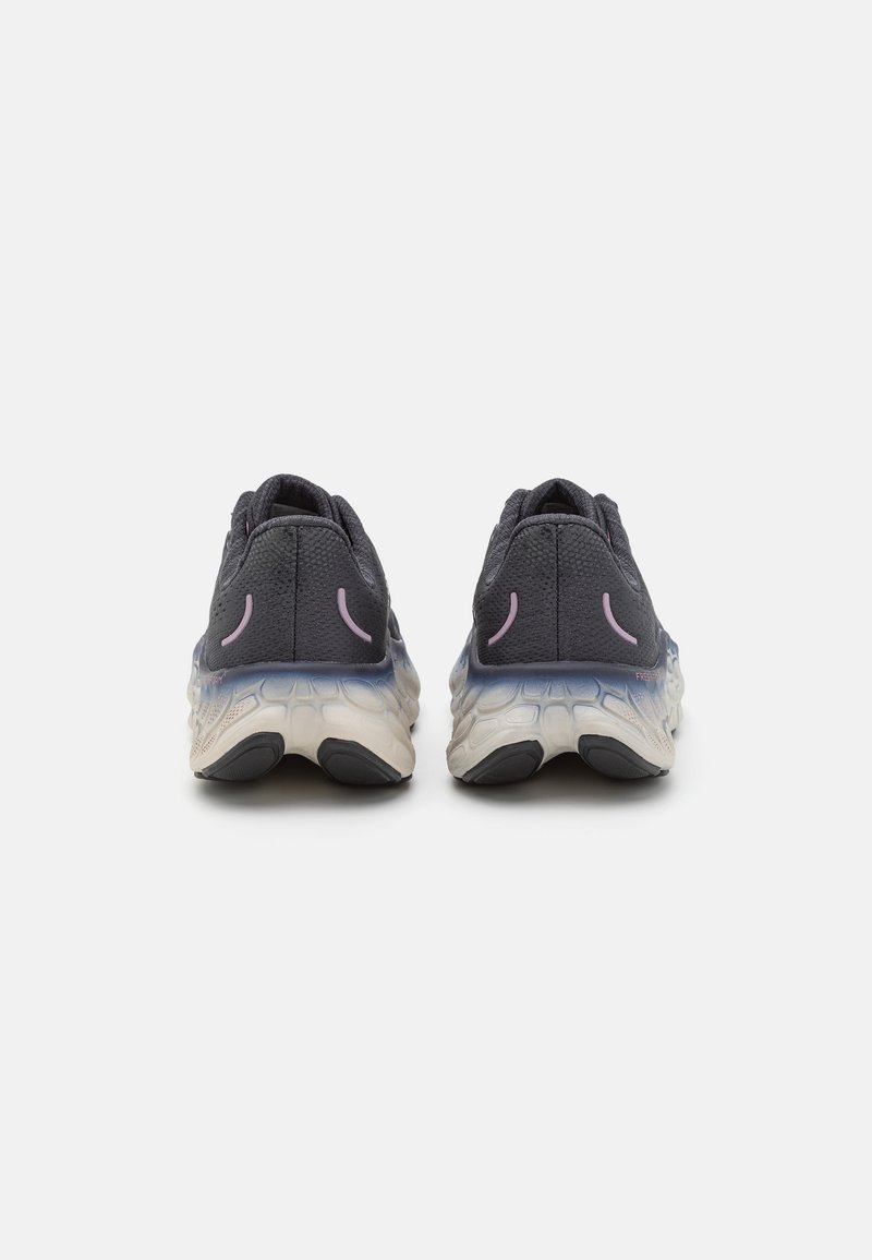 New Balance FRESH FOAM X MORE V5 - Laufschuh Neutral - phantom 