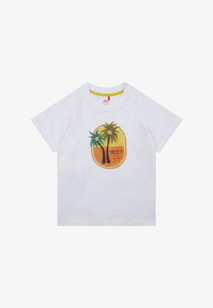 Wit katoenen t-shirt met een cirkelvormige afbeelding met een gele achtergrond, twee palmbomen en de tekst "OILILY EST. 1963" in rood.