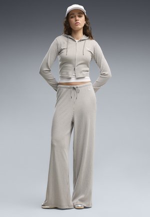 Puma, ESSENTIALS RELAXED HOSE MIT WEITEM BEIN - Trainingsbroek - mouse gray heather