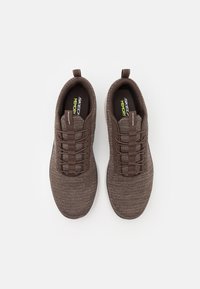 Skechers SUMMITS - Sneakers basse - brown/black