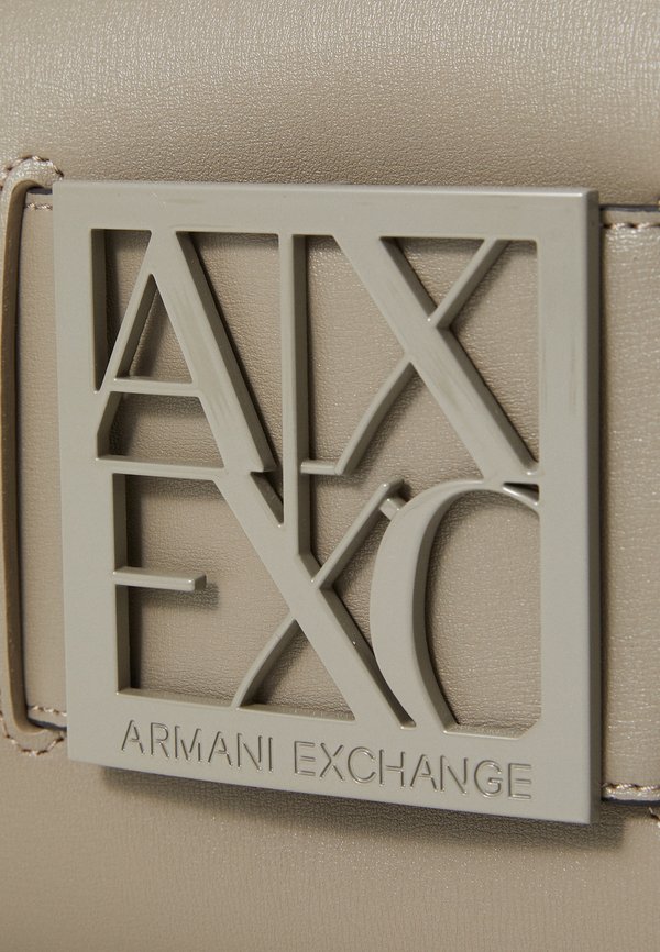 WOMANS SHOULDER - Handbag4