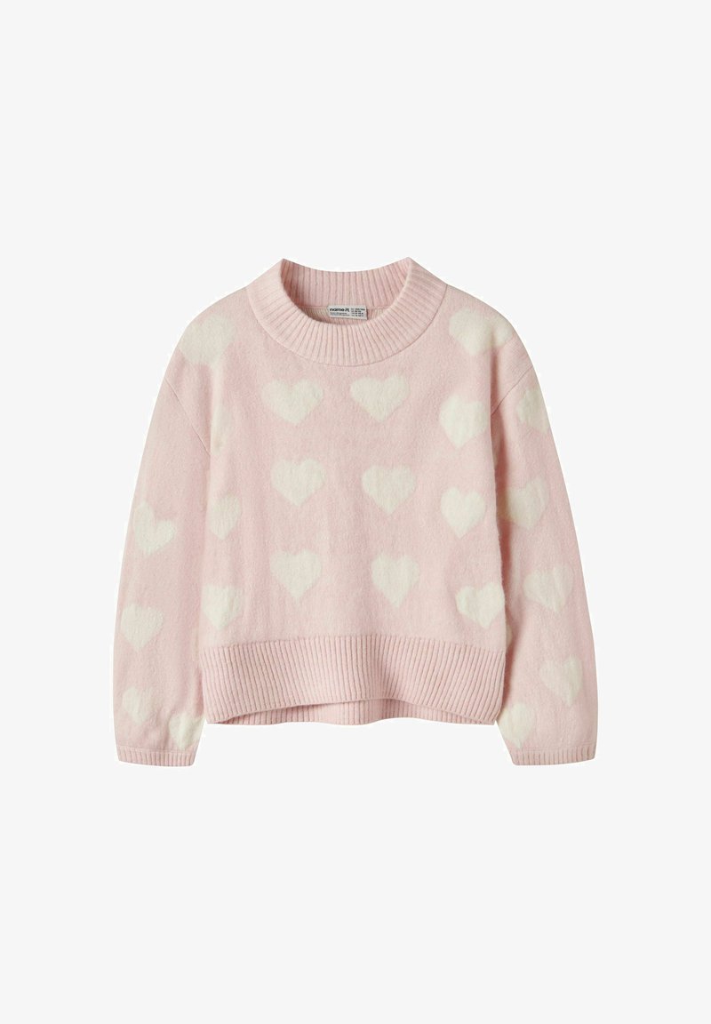 Pull rose avec une texture en maille épaisse, agrémenté de motifs de cœurs blancs, col, poignets et ourlet côtelés, offrant une coupe décontractée.