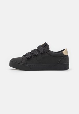 Sneakers - black