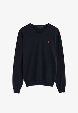 Czarny sweter z długim rękawem i dekoltem w serek, z prążkowanymi mankietami i pasem, z małym czerwonym logo polo gracza na lewej piersi.