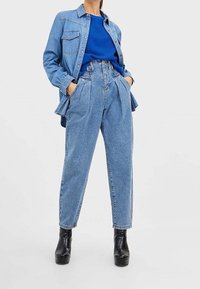 Stradivarius Sweter