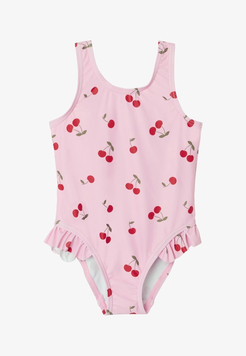 Rožinė maudymosi kostiumėlis su raudonų vyšnių raštu, su volanu, apvaliu iškirpimu ir plačiomis petnešėlėmis, pagamintas iš lankstaus, patvaraus audinio.