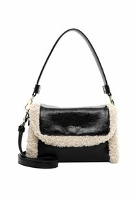 Borsa a tracolla nera in similpelle con dettagli in pile testurizzato color crema, manico superiore singolo e tracolla removibile. Presenta una chiusura a patta.