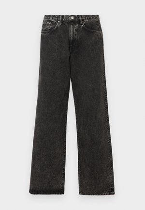 Jeans de mezclilla negra de pierna ancha con textura desgastada, cinco bolsillos, cierre frontal con botón y acentos de hardware plateado.