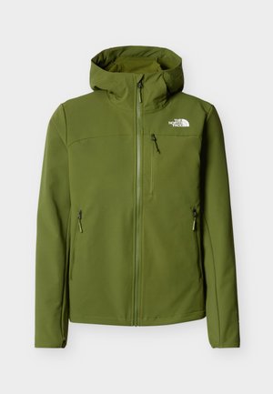 Πράσινο μπουφάν softshell με κουκούλα, πλήρες εμπρόσθιο φερμουάρ, τρεις τσέπες με φερμουάρ και λευκό λογότυπο The North Face στο στήθος.