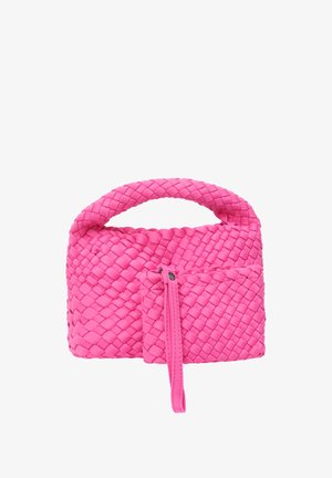 Rózsaszín, szőtt táska, amelynek struktúrált formája van, fedéllel és egy cipzáras zsebbel az elején. Sima felület és kompakt dizájn jellemzi.