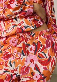 Next LONG SLEEVE SET - Nattplagg set - ochre yellow floral