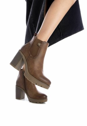 Refresh Botines - camel