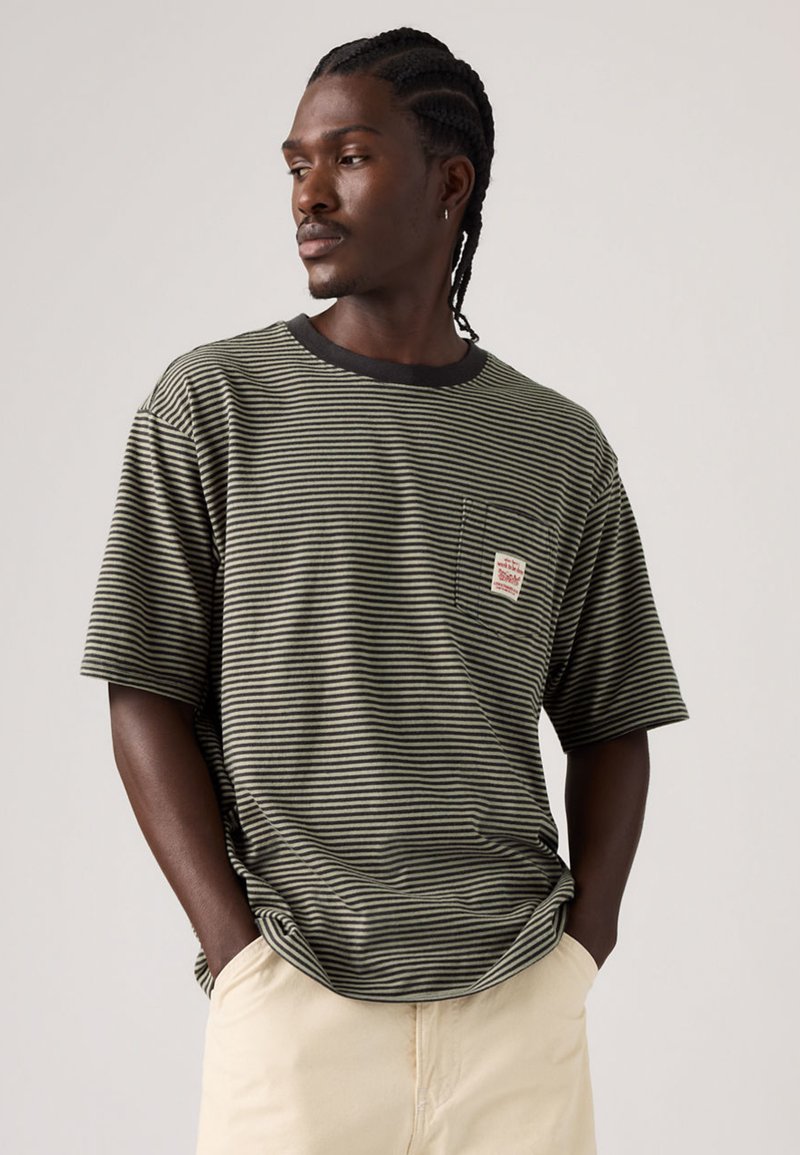 Levi's® Workwear WORKWEAR TEE - Jednoduché tričko - euan stripe dried sage