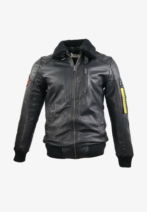Zwarte leren bomberjack met bontkraag, geribbelde manchetten, ritszakken en een gele patchdetail op de mouw.