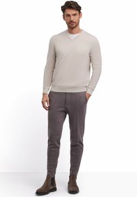 FALKE Basic New Merino V-Neck - Strickpullover - beige mel