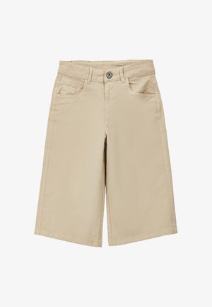 Pantaloncini beige fino al ginocchio con bottone frontale, passanti per cintura e due tasche frontali.