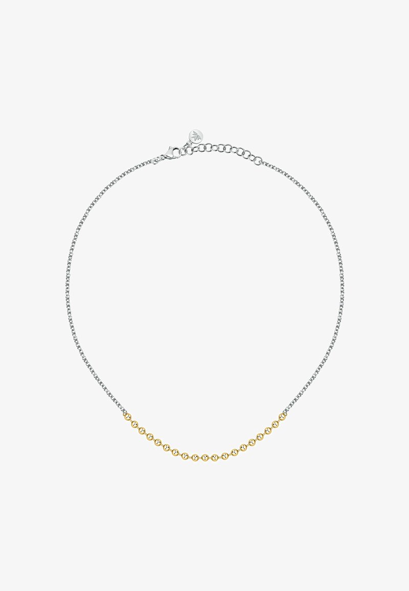 Collana in argento con un accento di perla dorata. Presenta maglie sottili e un gancio, mettendo in risalto un design minimalista con colori a contrasto.