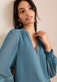 Love & Roses REGULAR FIT - V-NECK HARDWARE - Palaidinė - blue