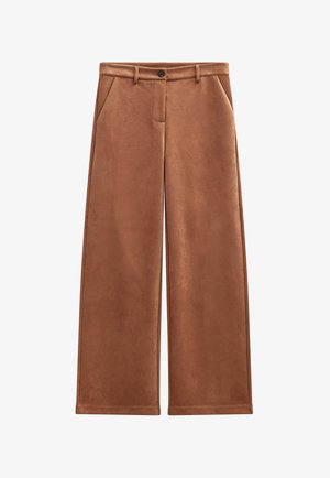 Wijd uitlopende broek van zachtbruin stof, met een knoopsluiting aan de voorkant, twee zijzakken en een gladde textuur.