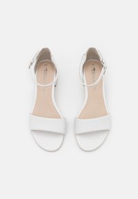 Tamaris Morsiuskengät - white