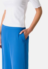zero CULOTTE MIT ELASTISCHEM BUND - Trousers - campanula