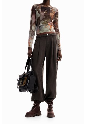 Pitkähihainen paita - light brown