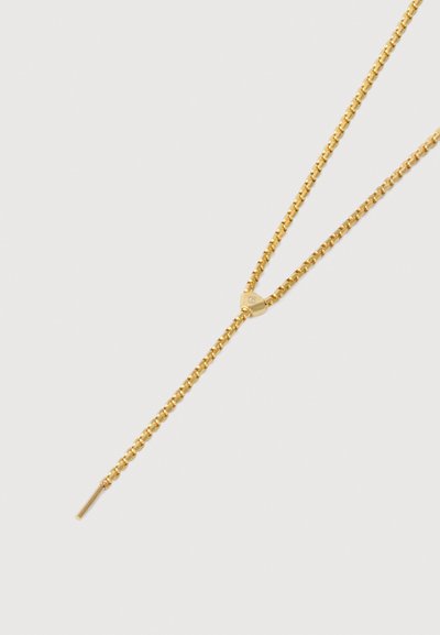 Χρυσό κρεμαστό κολιέ με τετράγωνα κλιπάκια, διαθέτει κεντρικό κούμπωμα με μια μικρή λεπτομέρεια. Λείο υφή, κομψός σχεδιασμός, ρυθμιζόμενο μήκος.