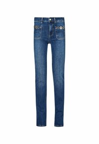 Jean slim-fit bleu avec poches avant comportant des détails décoratifs en anneaux métalliques et une fermeture par bouton à la taille.