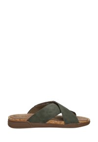 Sandale à enfiler pour homme avec brides croisées vert olive, semelle en liège et semelle extérieure en caoutchouc marron.