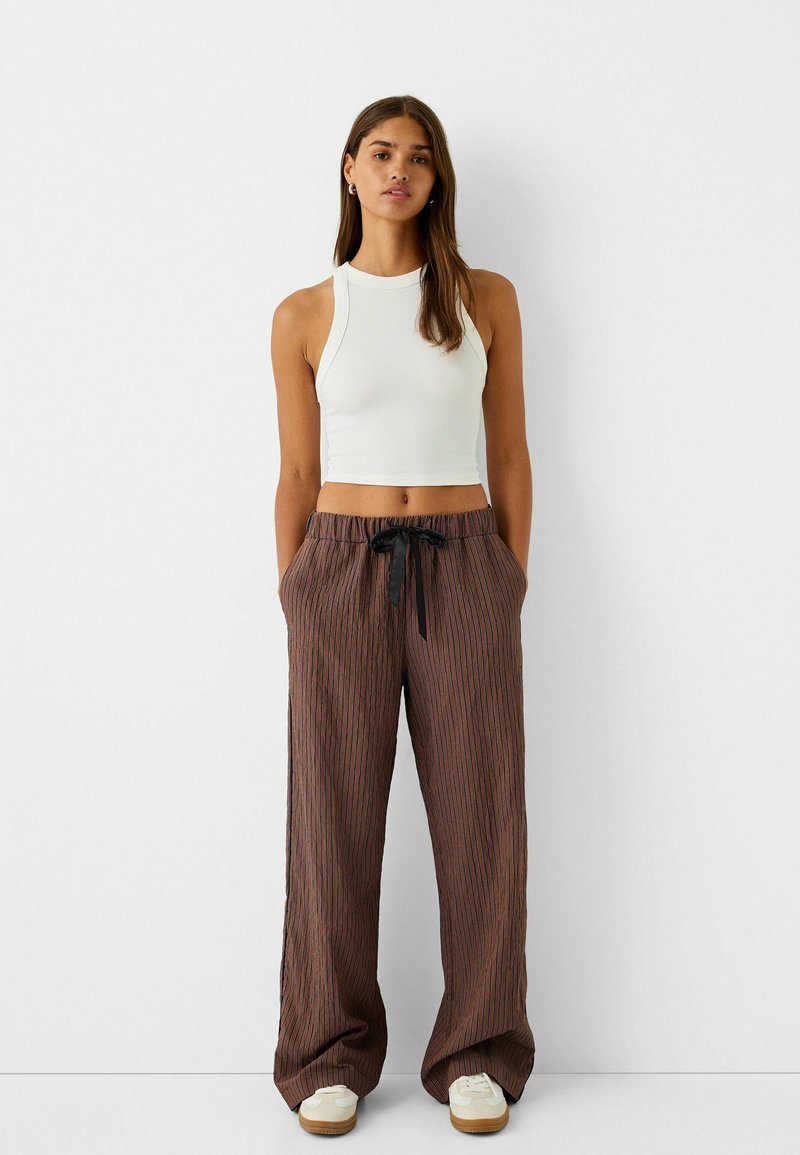 Bershka Broek donkerbruin Bershka Broek donkerbruin