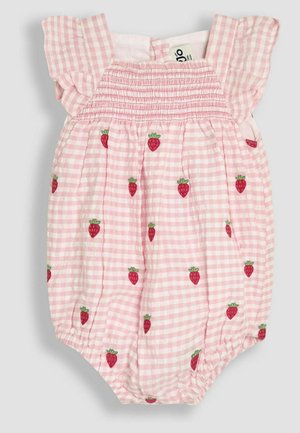 Vaaleanpunainen ruutukuosiset haalari, jossa on brodeerattuja punaisia mansikoita, smockattu yläosa ja röyhelöiset hihat. Kevyt puuvillakangas.