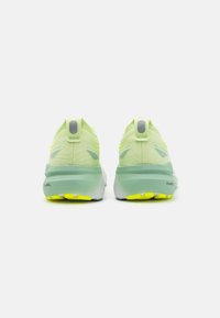 ASICS GEL-KAYANO 31 - Tekaški copati za cesto - cool matcha/light celadon