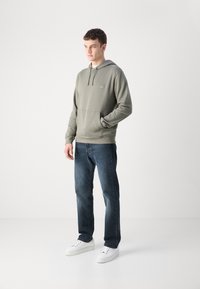 BOSS Sweater - open grey