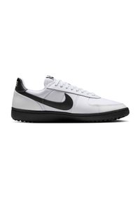 Bijela tenisica s crnim detaljima, s gornjim dijelom od glatke kože i mrežastog materijala, crnim gumenim potplatom i istaknutim crnim swoosh logom.
