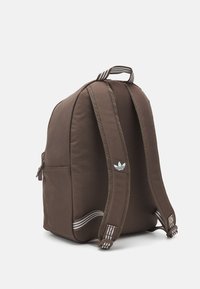 adidas Originals ADICOLOR - Zaino - earth strata