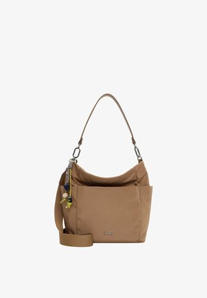 Bolso beige de hombro con correa ajustable, llavero decorativo, bolsillo frontal y herrajes plateados, con la marca "Suri Frey" en la parte inferior central.