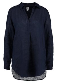 Navyblauwe linnen shirt met een kraagneklijn, knoopsluiting en lange mouwen. Het heeft een langere achterkant met een textuurafwerking.