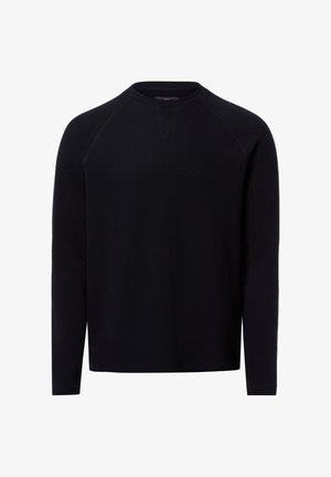 Czarny sweter z długim rękawem i okrągłym dekoltem, wykonany z dzianiny o fakturowanym wzorze, z detalem szwu w kształcie litery V przy kołnierzu.